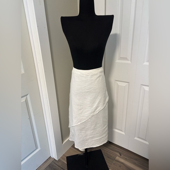 Alexandra Bartlett Dresses & Skirts - Alexandra Bartlett White Linen Asymmetrical Midi Skirt Size 14